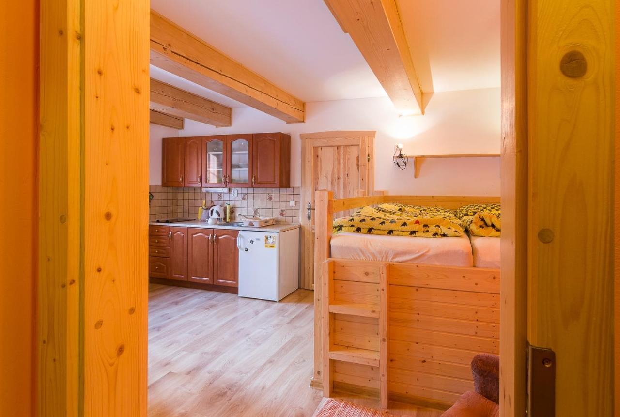 Apartman Mezi Stromy 로끼뜨니쩨나드이제로우 외부 사진
